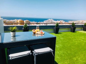 Apartment with panoramic ocean view and Pool